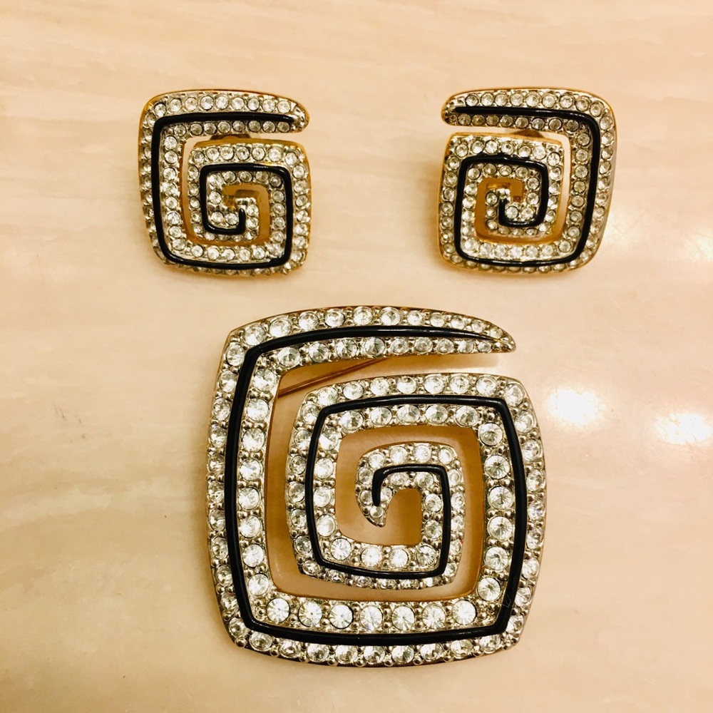 Swarovski Set. A true blinger. Real gold post